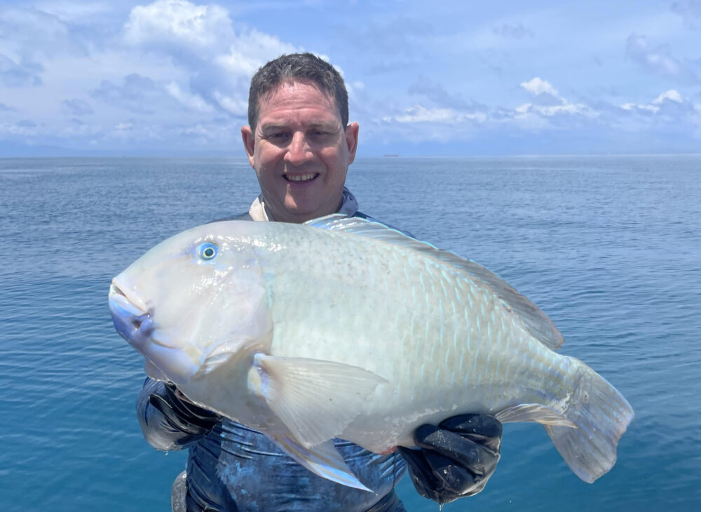 Dan Kaggelis with a large tuskfish. This fish featured on the front cover of our January edition.
