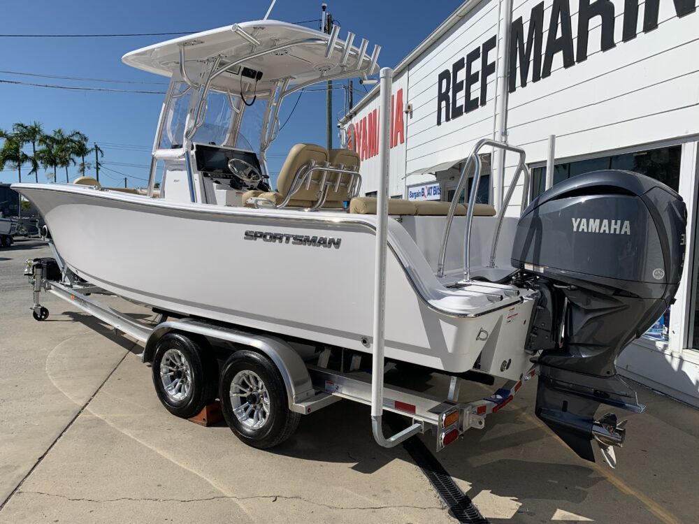 Check out that big 300Hp Yamaha sitting on the transom! Coupled with an 18 degree dead-rise at the transom, plus a swim platform and stainless steel collapsible ladder - perfect in every way.