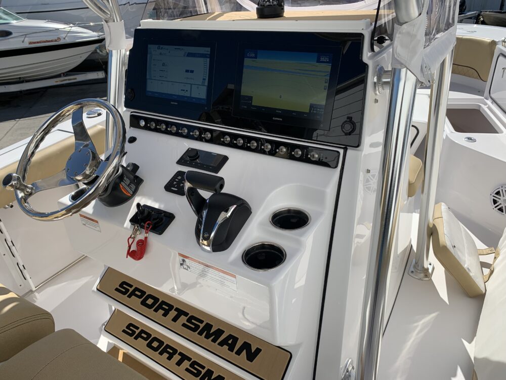 The console just oozes class in every aspect, from the twin 9” Garmin fish-finding units, and 13 operational 12v switches.
