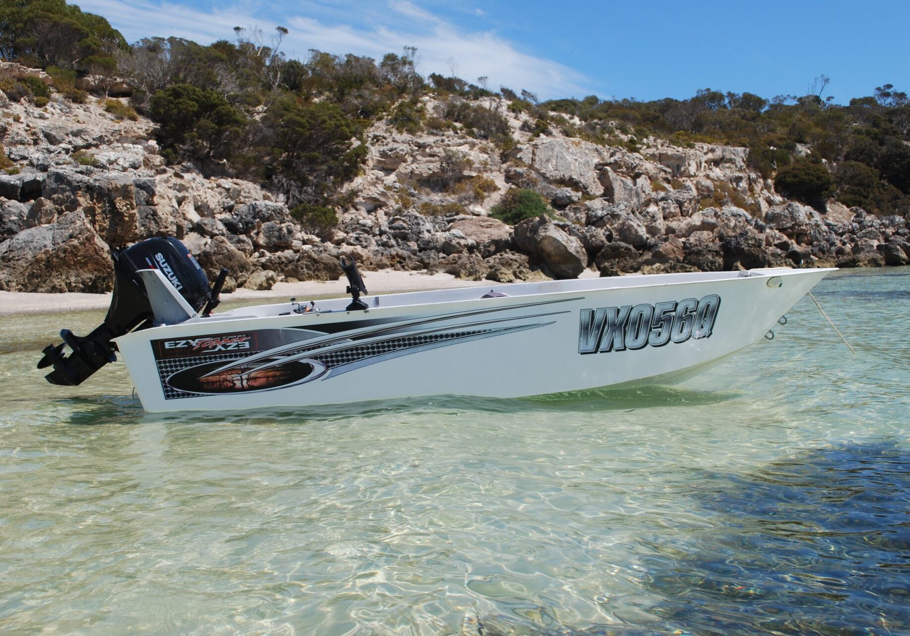 “Fishin’ Ezy” at anchor – note the clean lines and extreme buoyancy – Coffin Bay SA