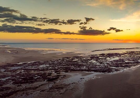 sunset-lee-point-beach-darwin-australia